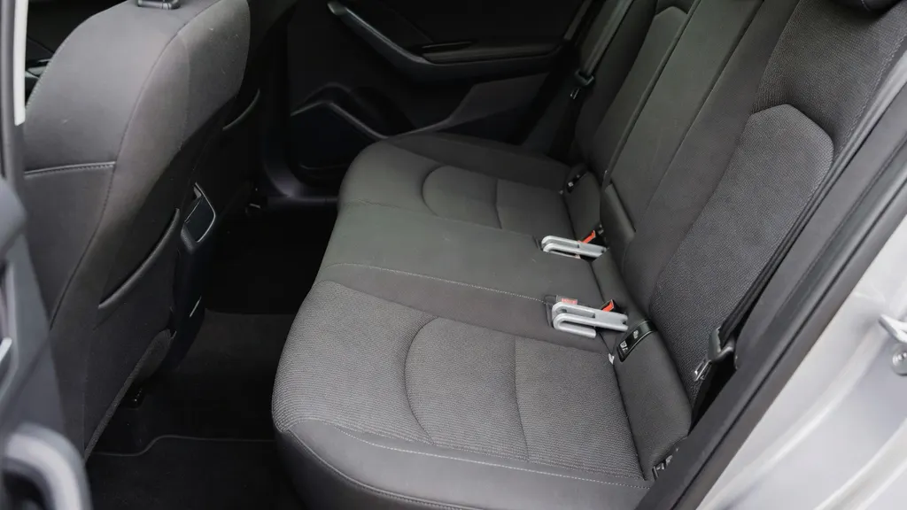 Jak wygląda ISOFIX w samochodzie – gdzie szukać